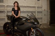 Hot Latex Girl auf Ducat [.]