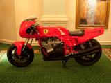 Enzo Ferrari Tribut Moto [.]