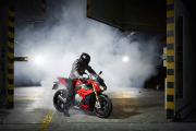 BMW S1000R Action Hangar [.]