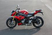 BMW S1000R in rot rechte [.]