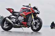 BMW S1000R Ride on Ice T [.]