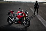 BMW S1000R Straße mit T [.]