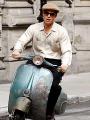 Brad Pitt 2009 auf Vespa