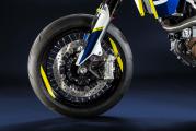 Husqvarna 701 Supermoto  [.]