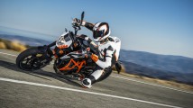 KTM 690 Duke R Action