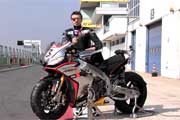 Max Biaggi auf RSV4 auf Vallelunga