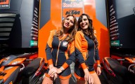 MotoGP Gridgirls und Pad [.]