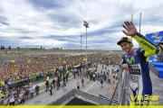 Rossi winkt Fans in Misa [.]