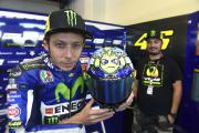 Valentino mit seinem AGV Helm in Misano