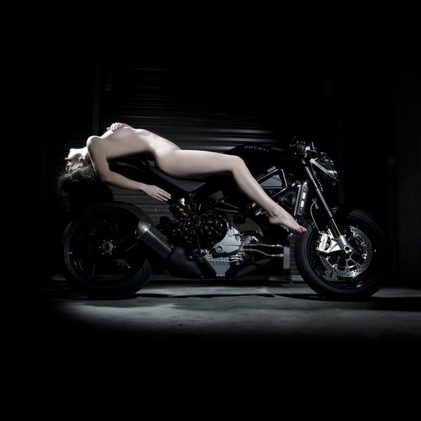 2011 Ducati Kunst mit Elizabeth Raab