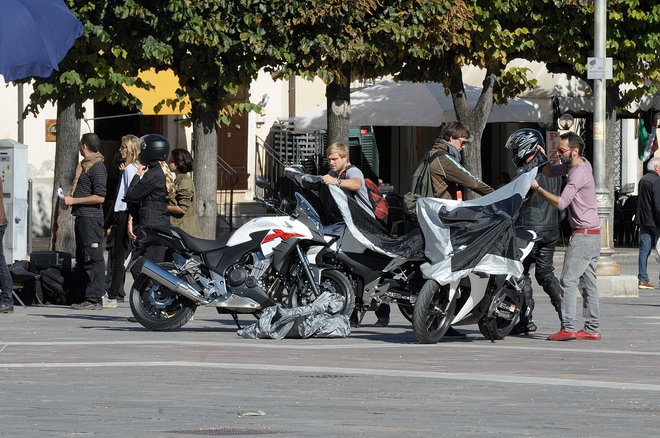 Honda CB500R CB500R und CB500X beim Spotdreh in Italien