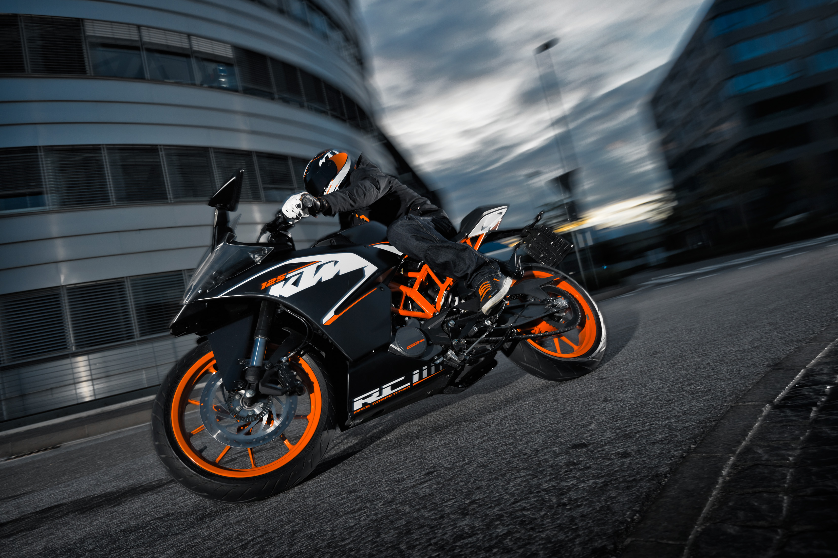 2014_ktm_rc125_08.jpg