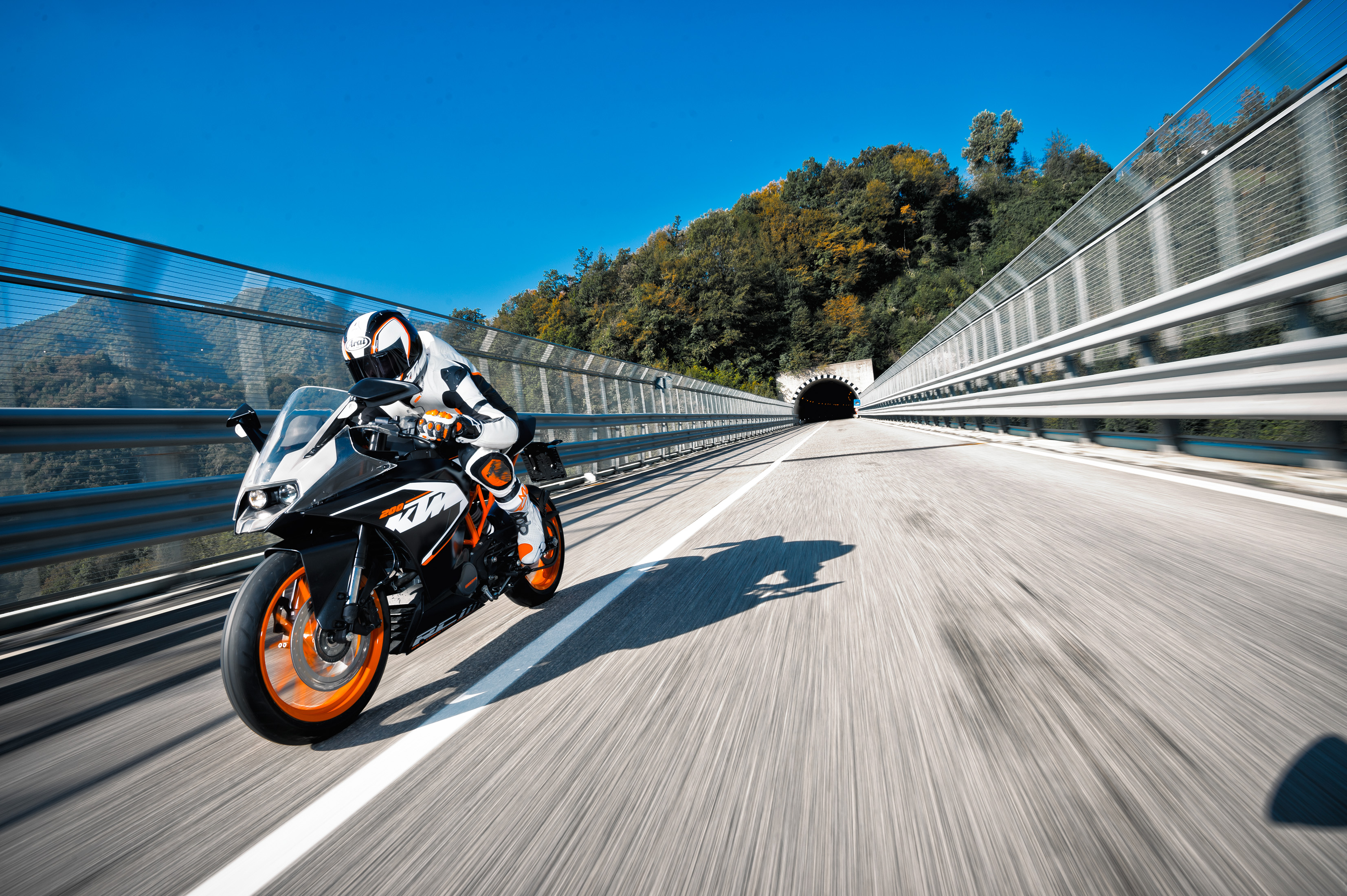 2014_ktm_rc200_01.jpg