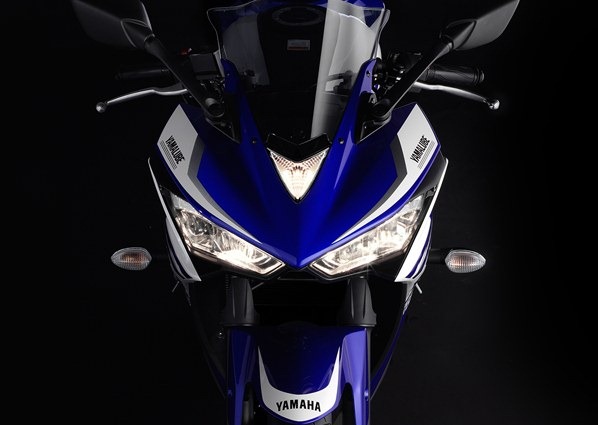 2014 Yamaha YZF-R25 Front