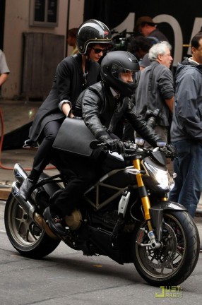 Ducati Streetfighter - Shia Labeouf und Cary Mulligan