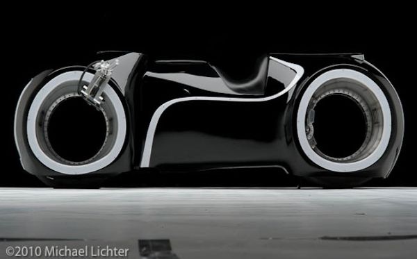 Tron Legacy Lightcycle von Parker Brothers