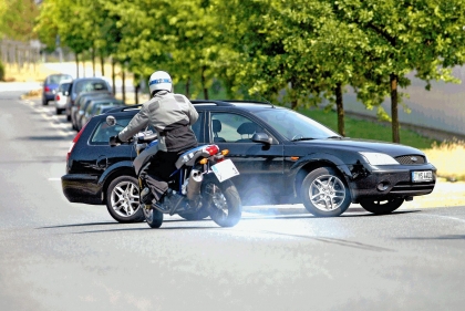 Motorrad Hinterrad blockiert