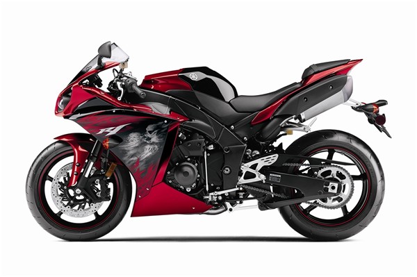 2011 Yamaha YZF-R1 in Feuerrot mit Totenköpfen