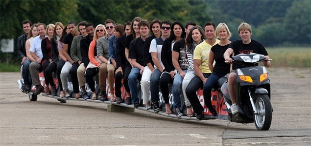 Weltrekord Colin Furze mit 22m Scooter