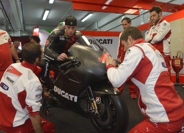 2012 Andrea Dovizioso Test Ducati D16 in Valencia