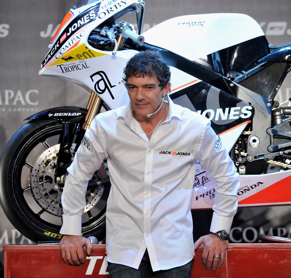 Antonio Banderas mit Jack&Jones Moto2 Team