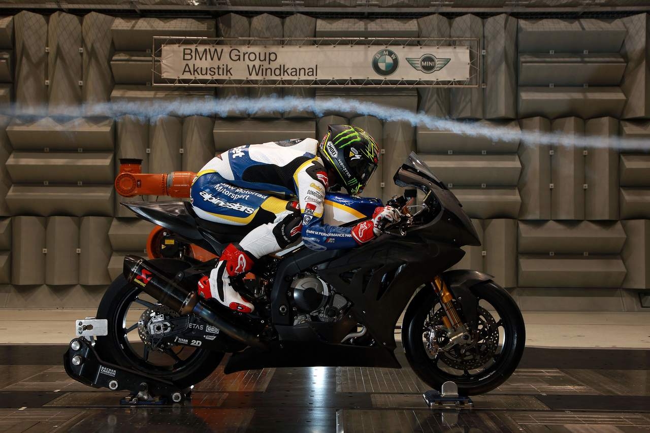 2013 Chaz Davies optimier BMW S1000RR im Windkanal bei BMW