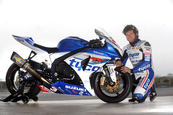 2012 Guy Martin fährt für Tyco Suzuki in der TT