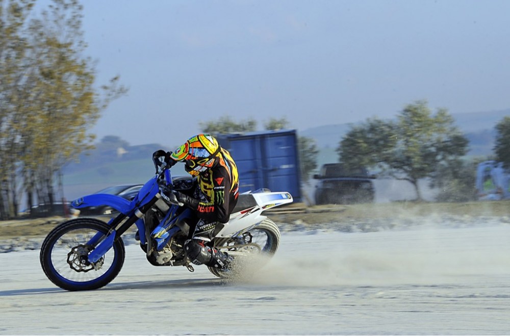 Valentino Rossi mit Freunden auf Ranch Biscia