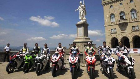 2011 WSBK Bike und Fahrer in San Marino